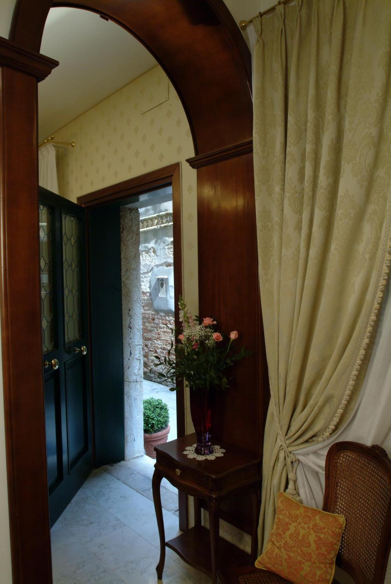Apostoli Palace 3* Venezia